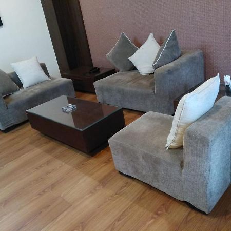 Hotel Md'S Continental Jorhāt Екстериор снимка