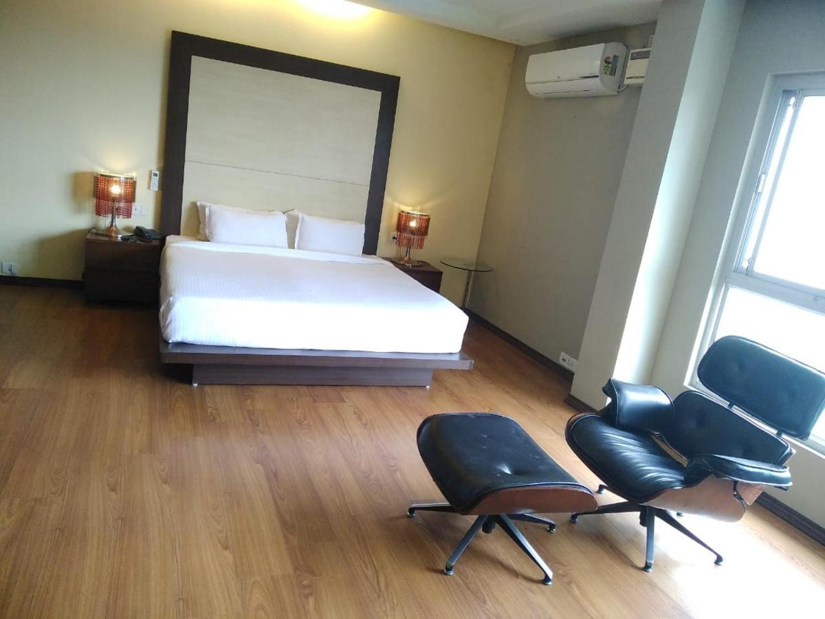 Hotel Md'S Continental Jorhāt Екстериор снимка