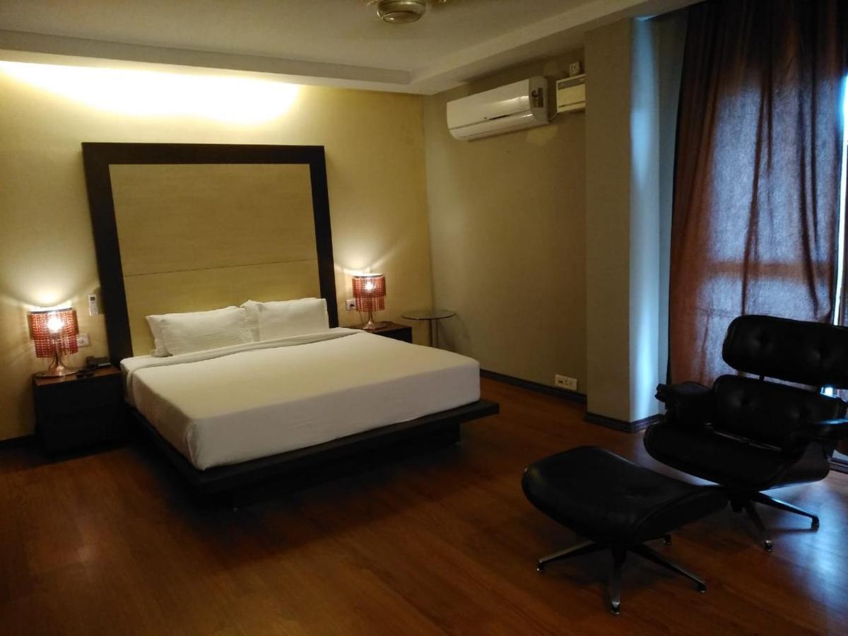 Hotel Md'S Continental Jorhāt Екстериор снимка