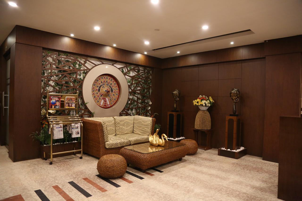 Hotel Md'S Continental Jorhāt Екстериор снимка