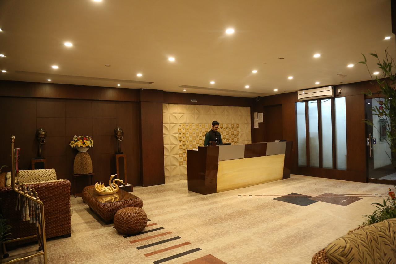Hotel Md'S Continental Jorhāt Екстериор снимка