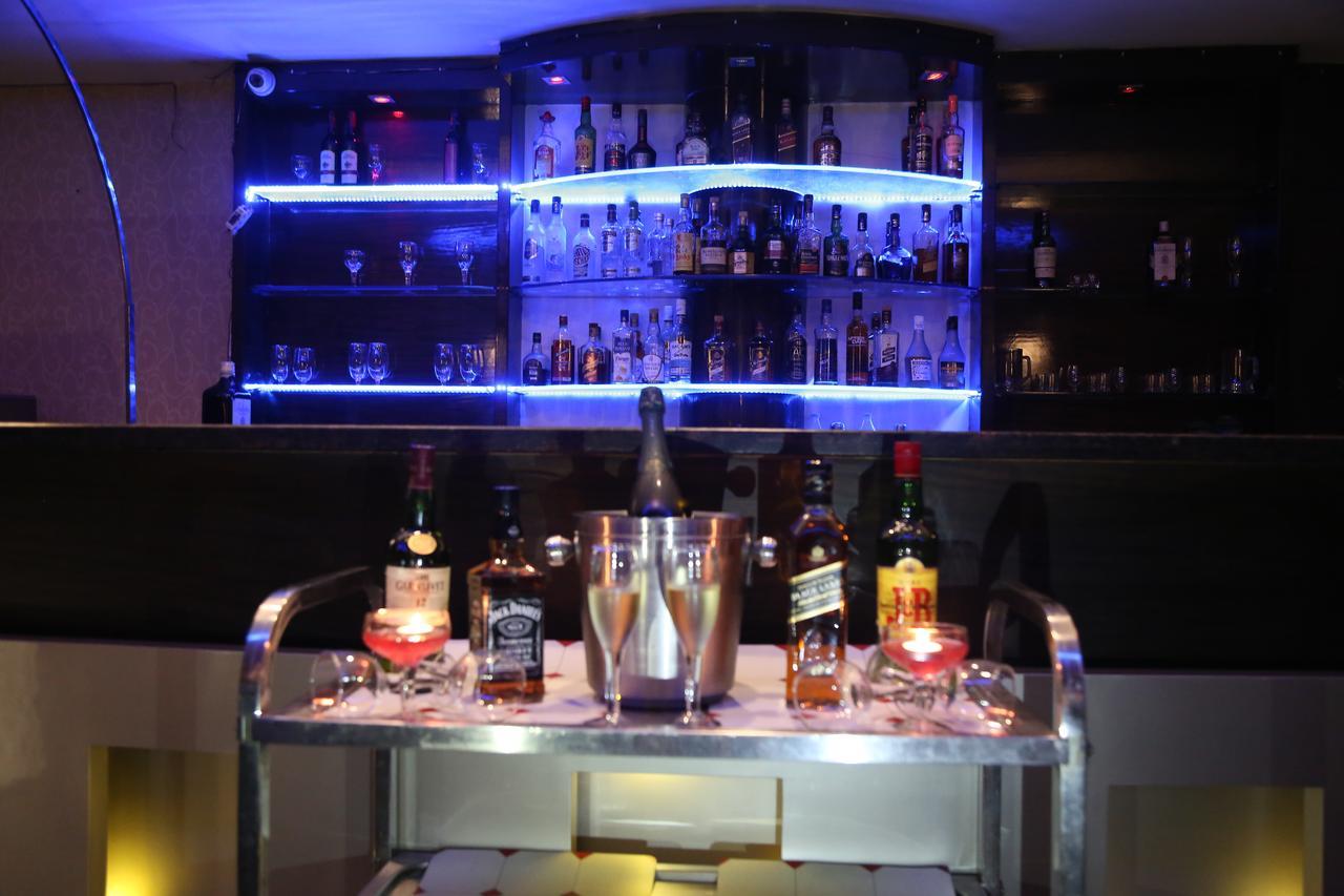 Hotel Md'S Continental Jorhāt Екстериор снимка