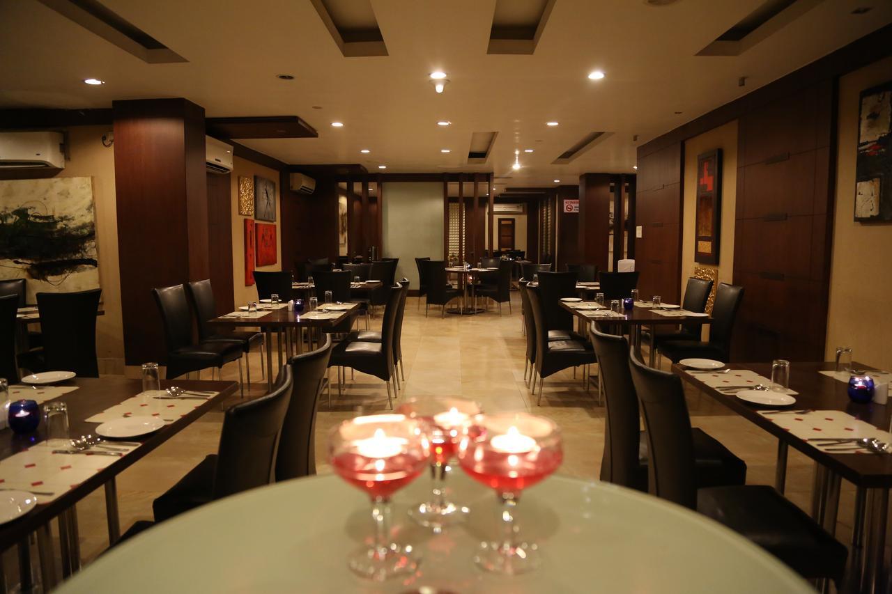 Hotel Md'S Continental Jorhāt Екстериор снимка