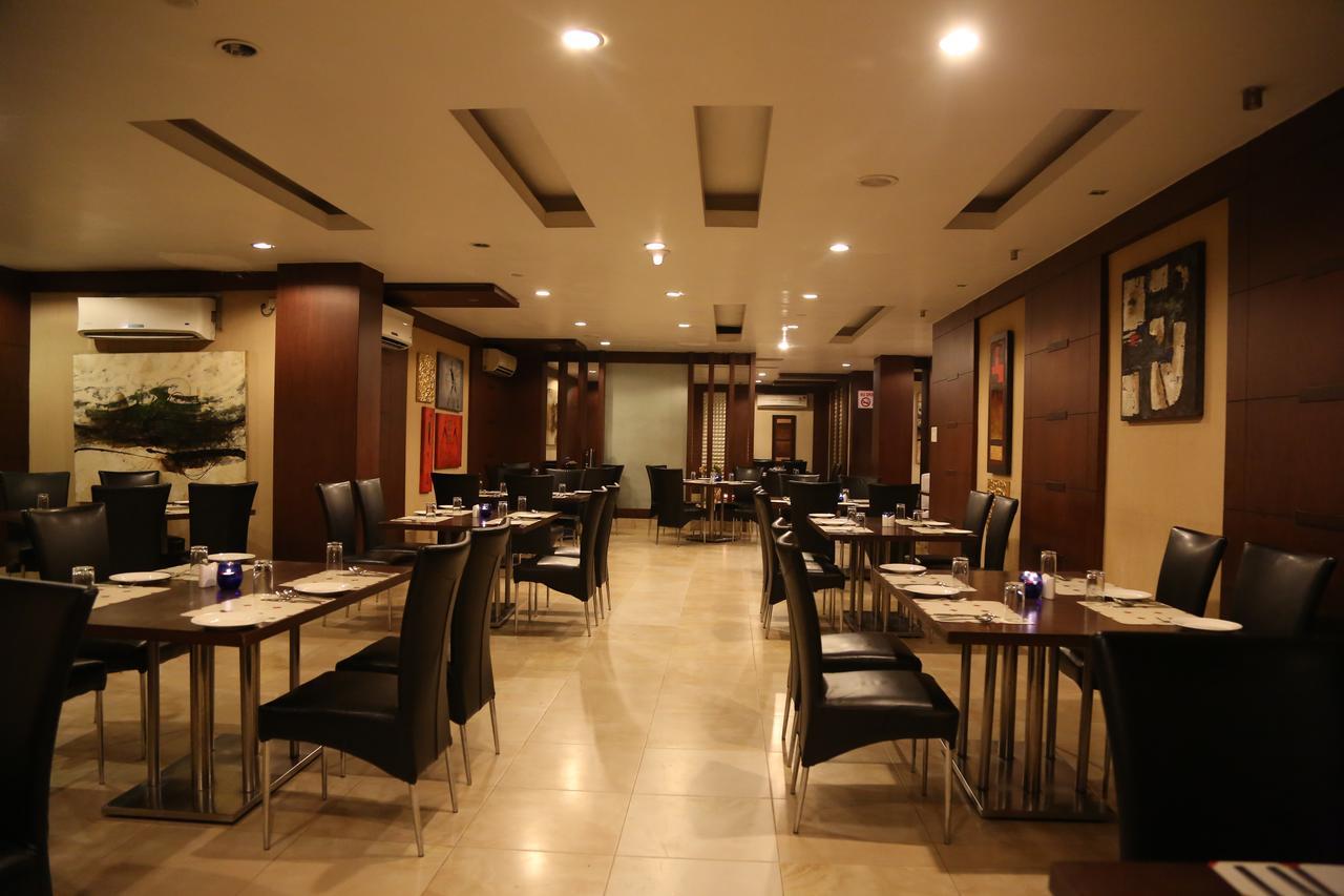 Hotel Md'S Continental Jorhāt Екстериор снимка